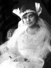 Eva in wedding dress, 1919